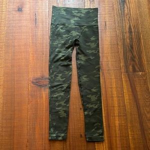 Spanx Look At Me Now Camo Legging